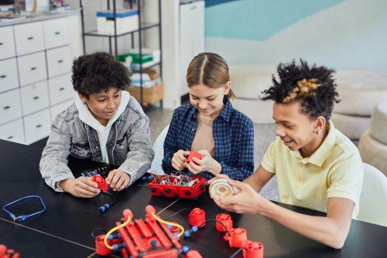 The Changing Role of Educators in Technology-Rich Classrooms