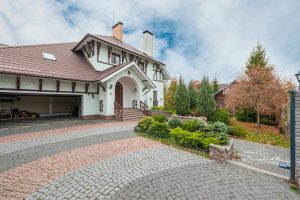 Proptech Startups Disrupting Traditional Real Estate Models