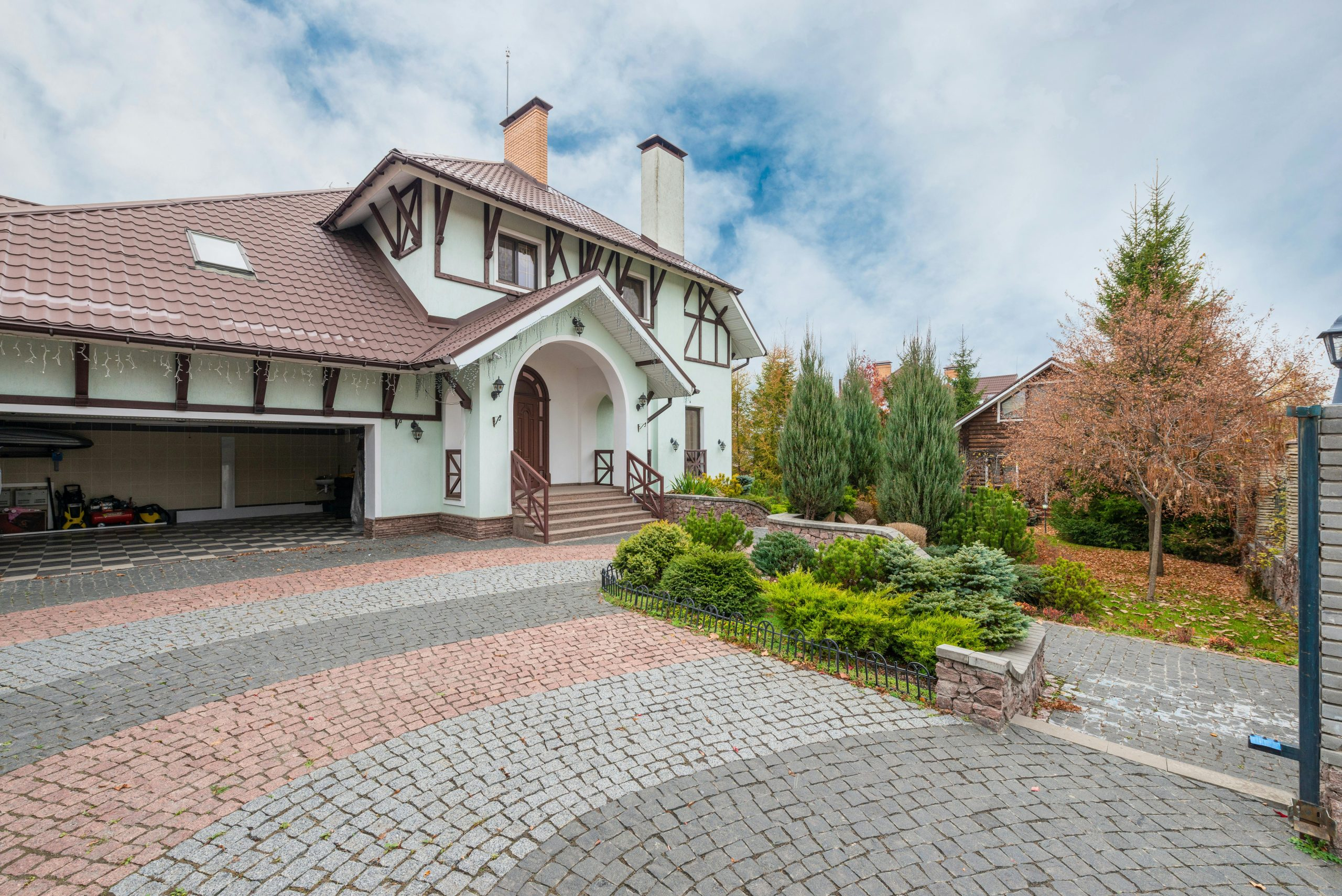 Proptech Startups Disrupting Traditional Real Estate Models